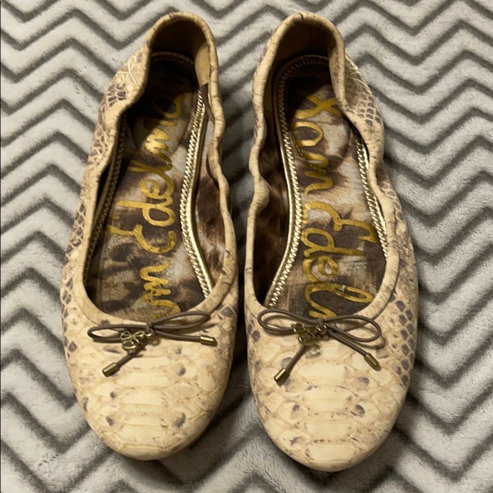Flat shoes